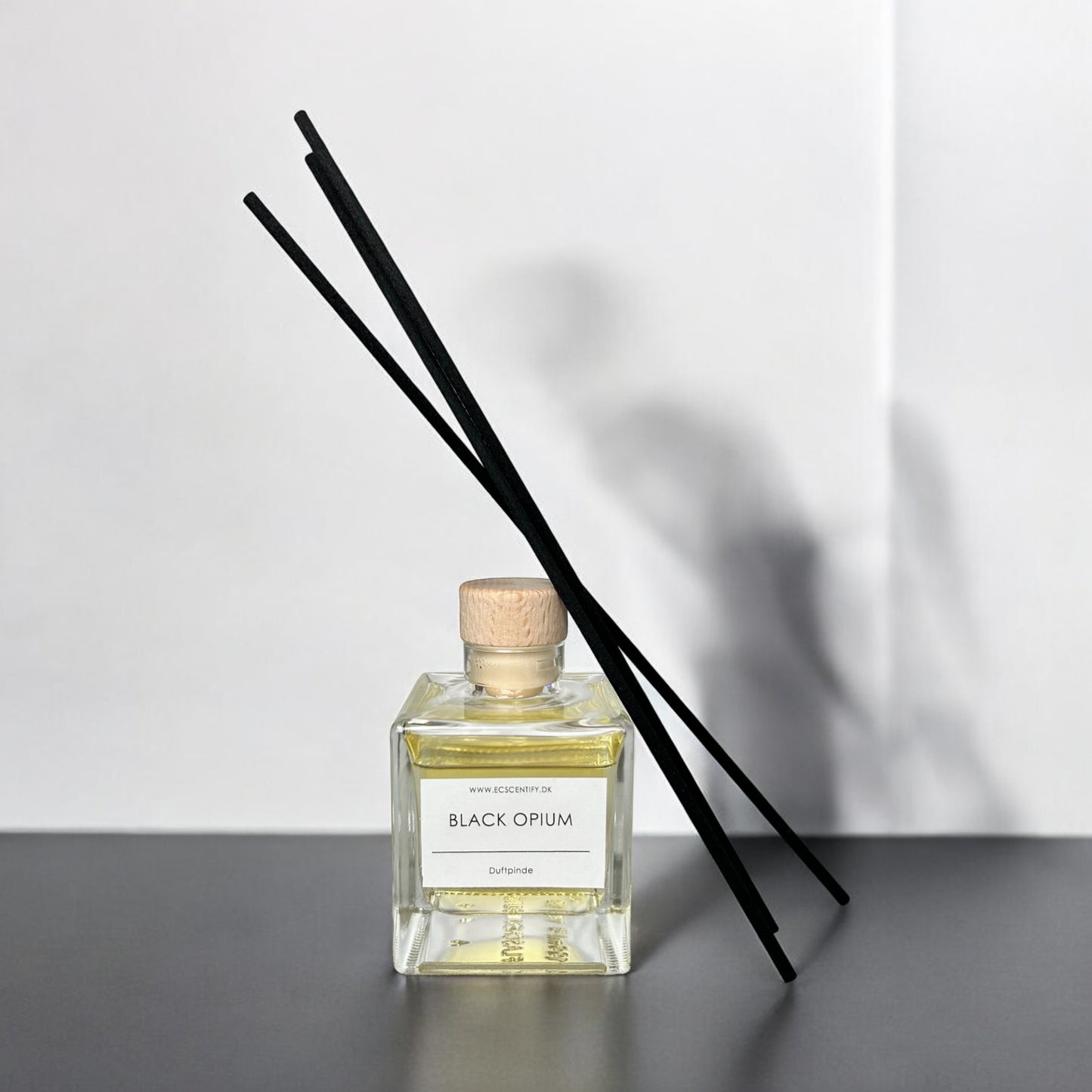 Black Opium, Duftpinde